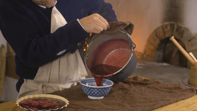 Cranberry Sauce (Time 0_04_38;08)