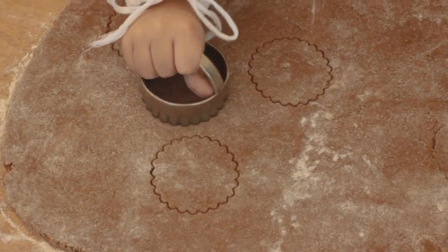 Simple Gingerbread (Time 0_03_02;13)