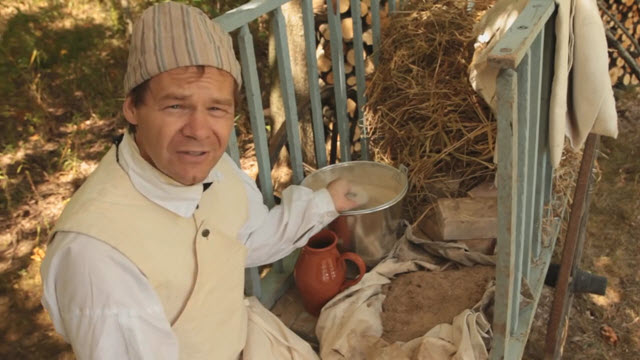 Build Earthen Oven (Time 0_01_10;13)