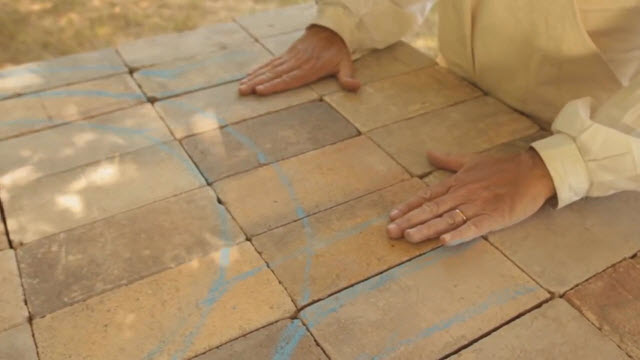 Build Earthen Oven (Time 0_02_11;16)