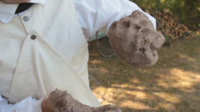 Build Earthen Oven (Time 0_04_57;25)