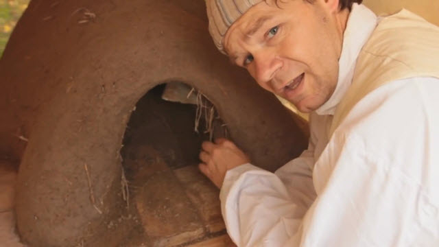 Build Earthen Oven (Time 0_10_25;07)