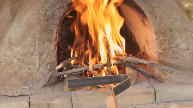 Build Earthen Oven (Time 0_11_24;17)